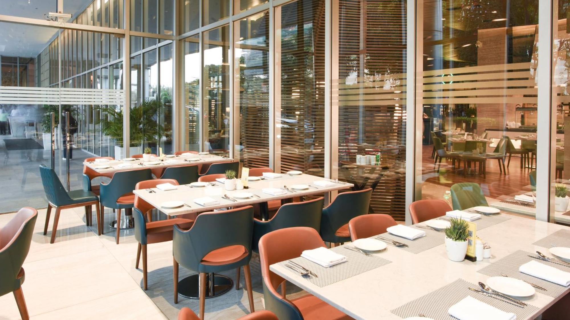 Holiday Inn New Delhi Aerocity By Ihg Exterior foto The restaurant