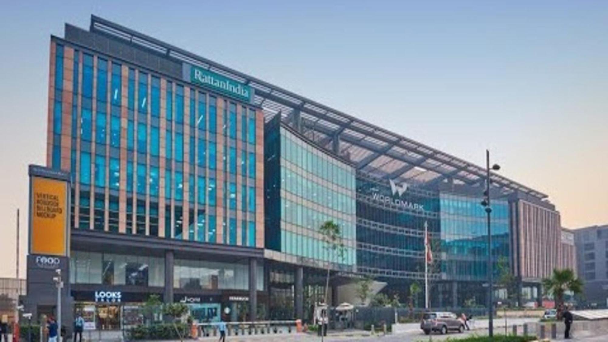 Holiday Inn New Delhi Aerocity By Ihg Exterior foto The headquarters of Petronas