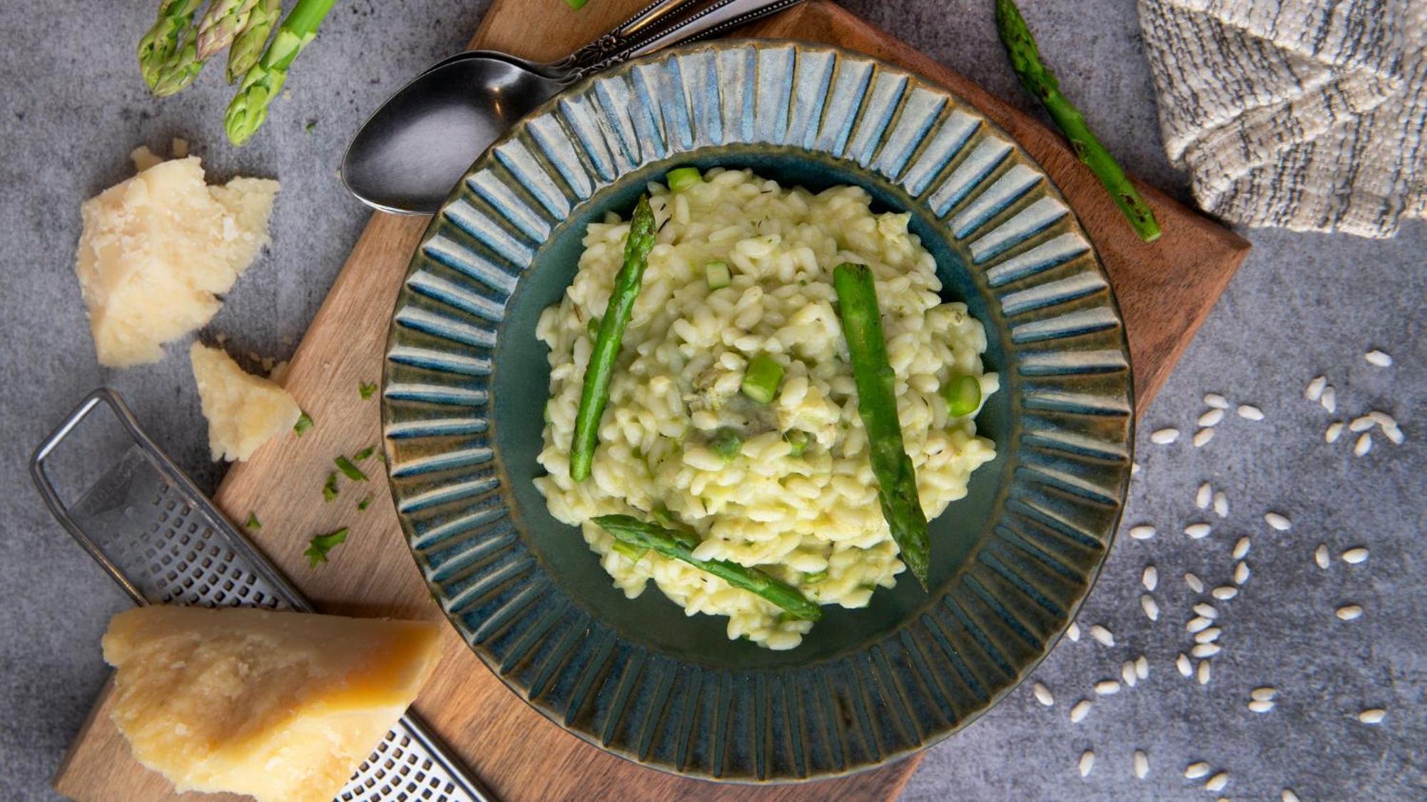 Holiday Inn New Delhi Aerocity By Ihg Exterior foto Asparagus risotto