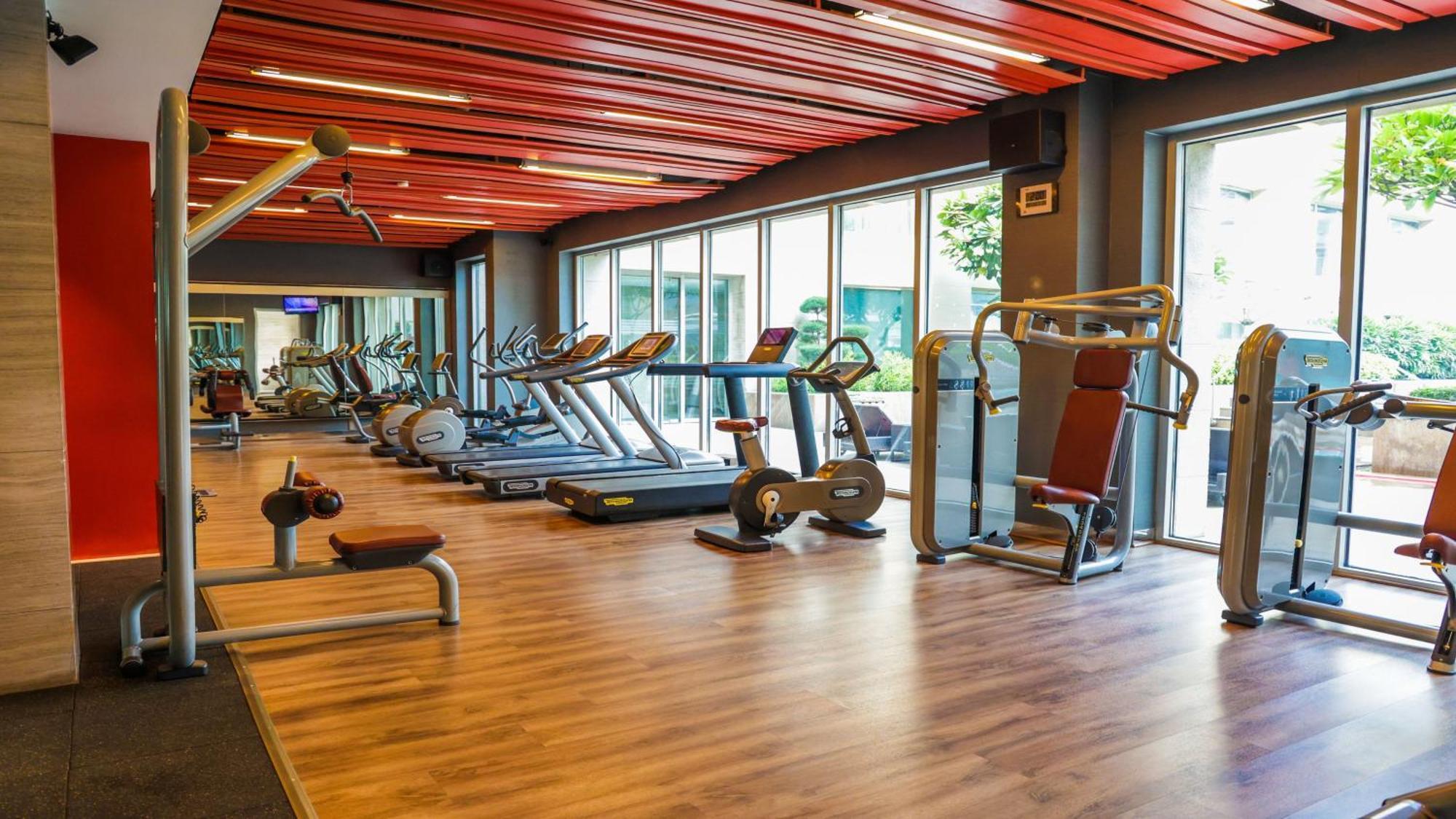 Holiday Inn New Delhi Aerocity By Ihg Exterior foto The gym at the hotel